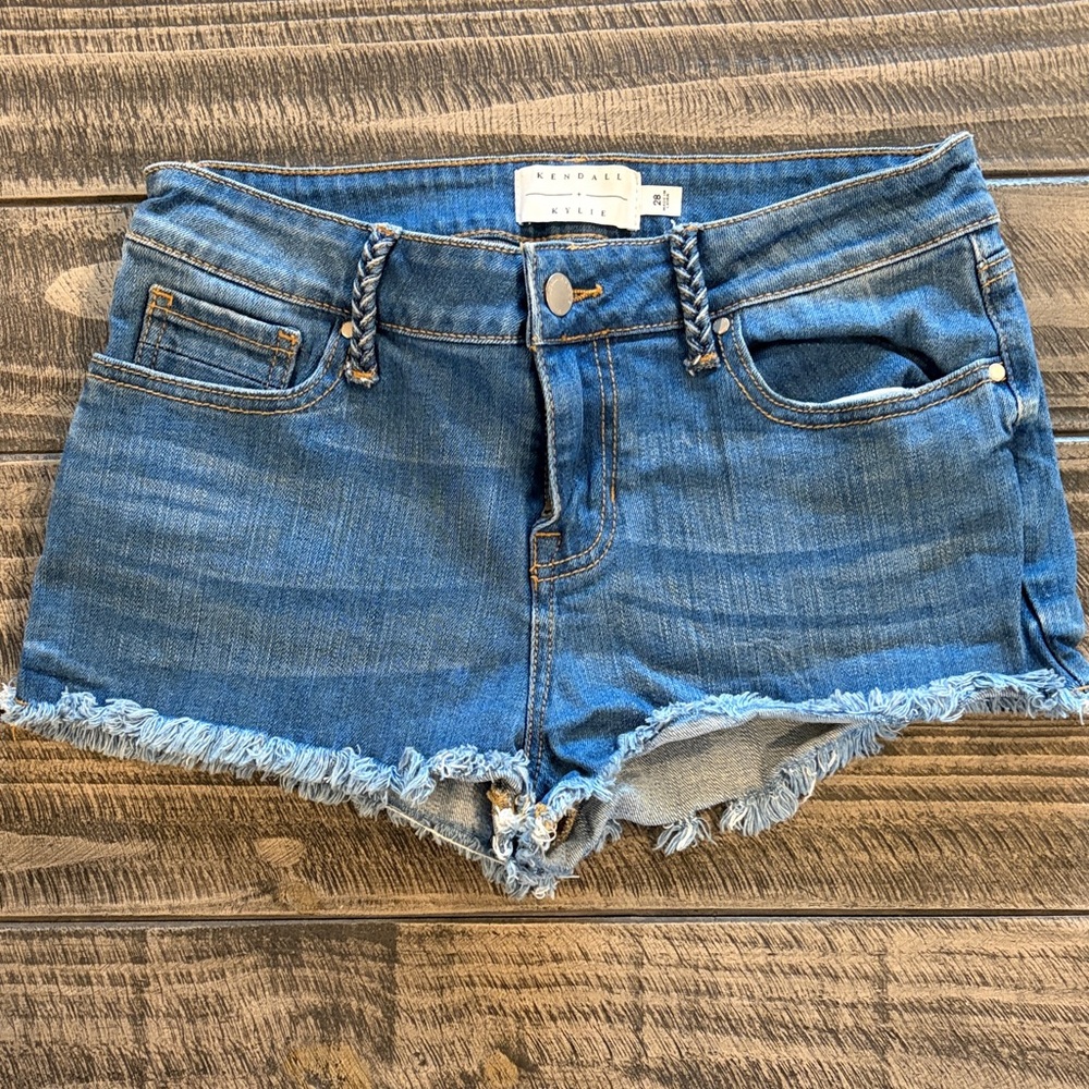 Kendall & Kylie Medium Blue Denim Frayed-Hem Braided Belt Loop Shorts